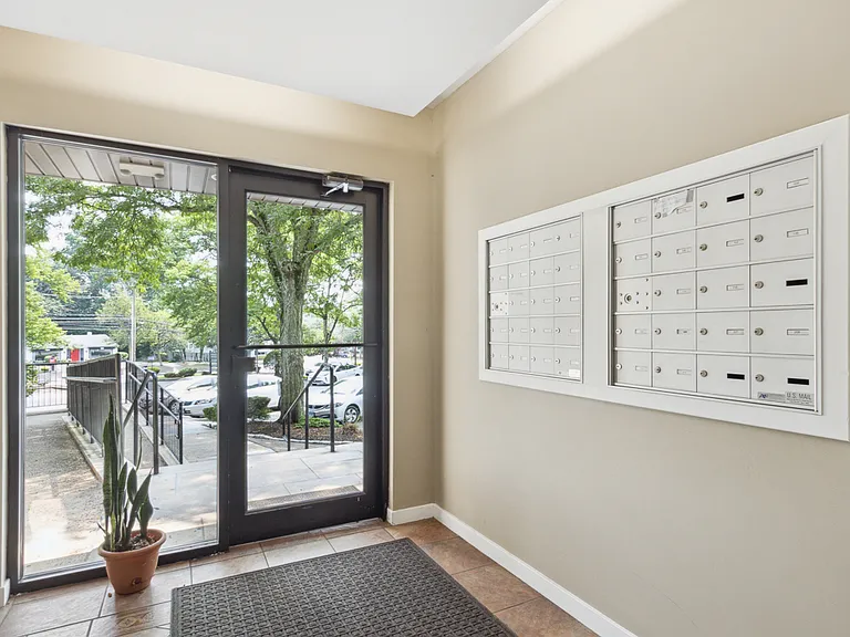 397 Boston Post Road Apartments — Photo 5