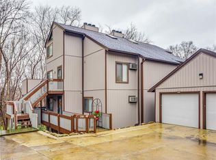 2106 Pinebrook Trl, Cuyahoga Falls, OH