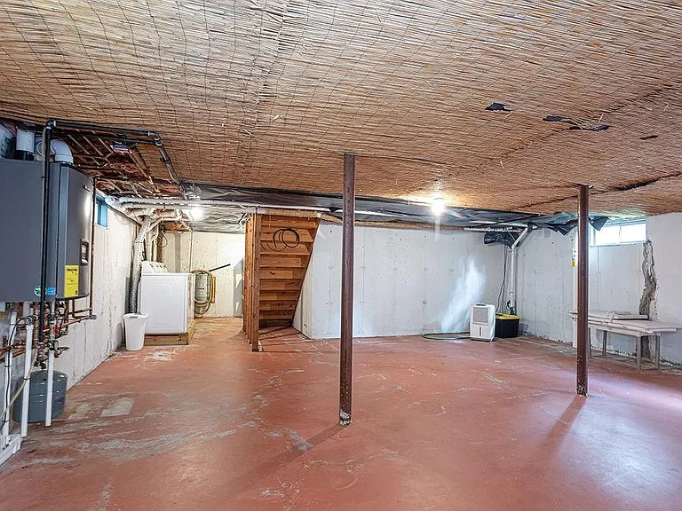66 Center Ave — Photo 25