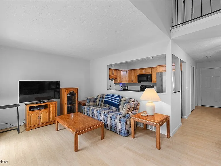 11515 Pearl Rd #B202 — Photo 4
