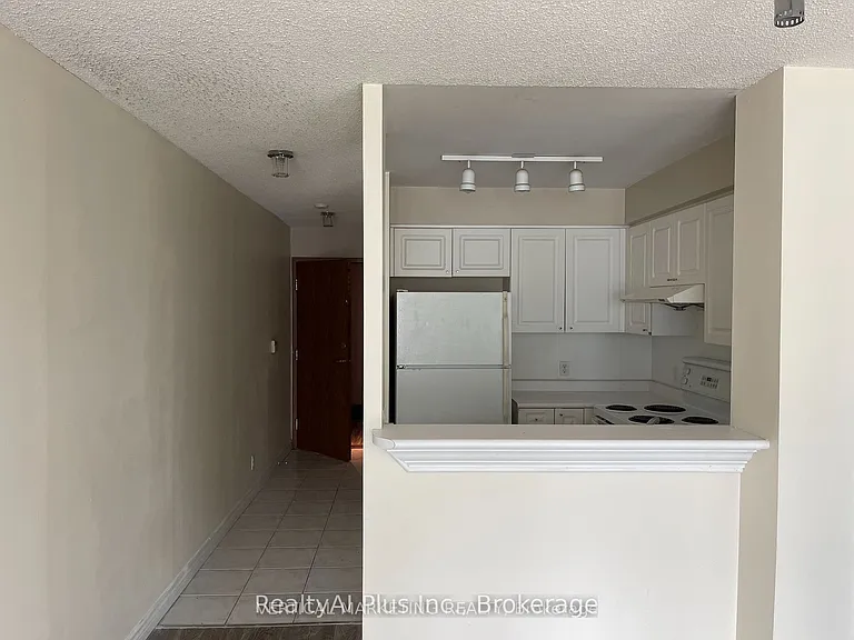 11 Lee Centre Dr #701 — Photo 4