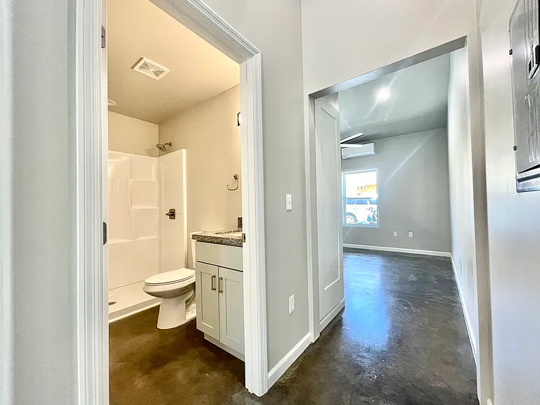 720 N Walnut St #8 — Photo 13
