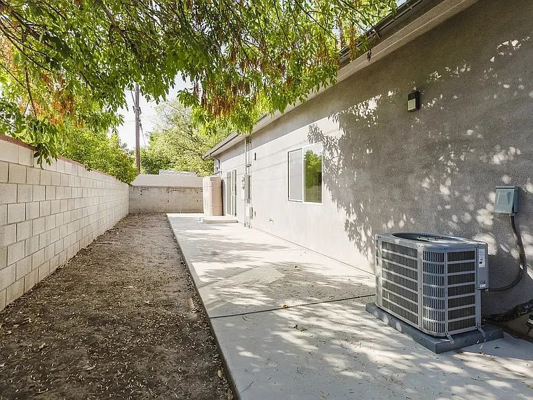 9958 Marklein Ave — Photo 4