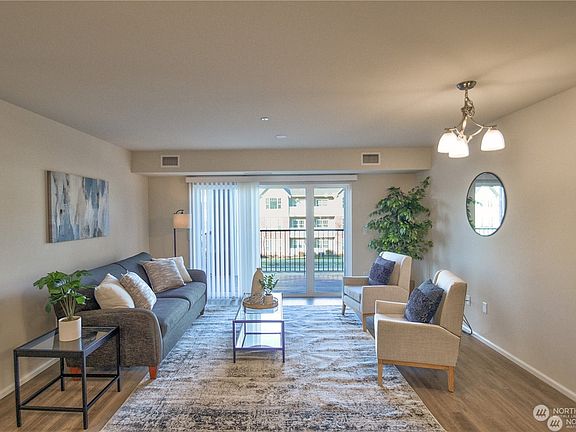 4th image of 1520 Palomino Drive SE #218
