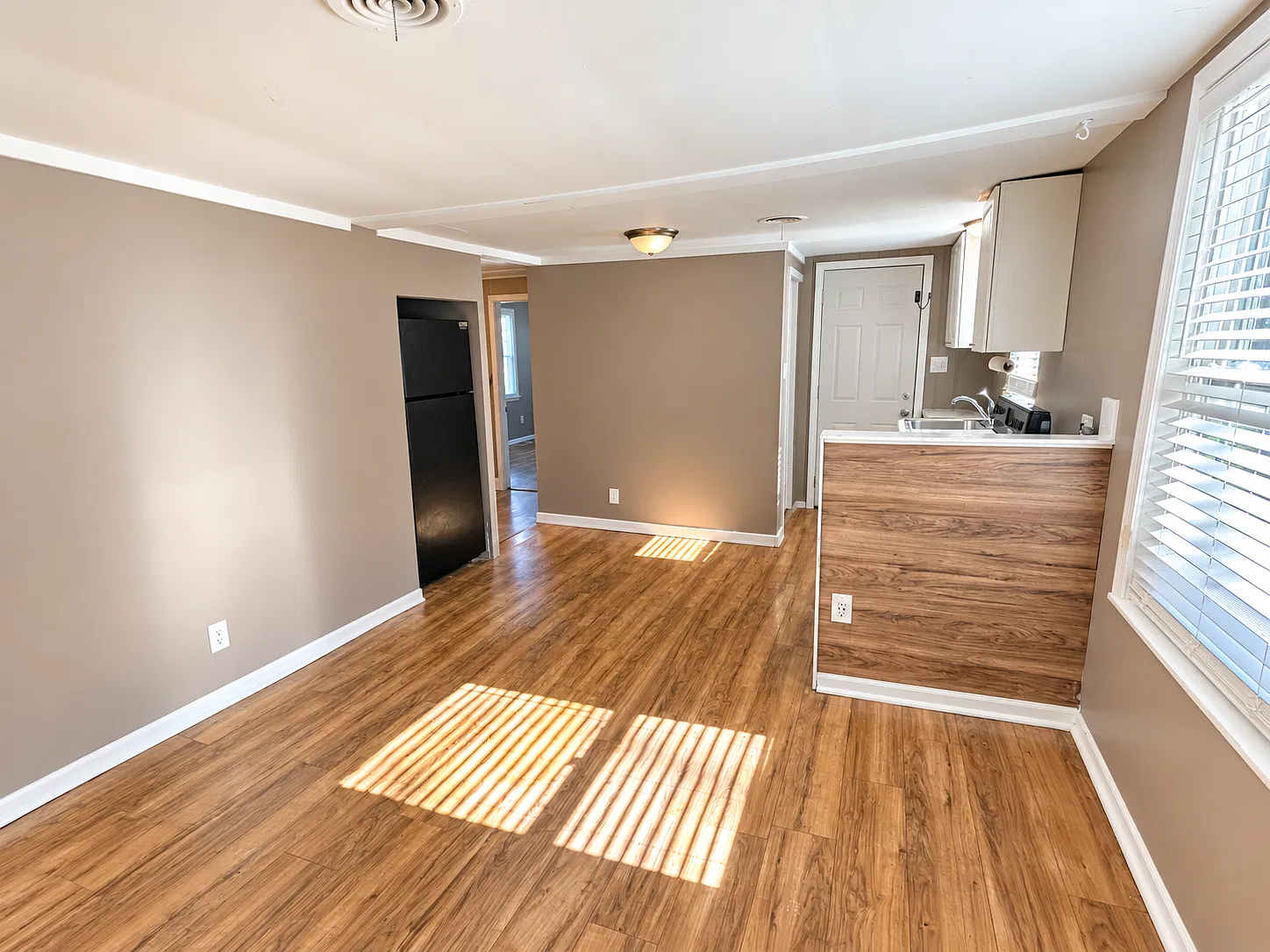2 bed, 651 sqft, $1,595 — Photo 4