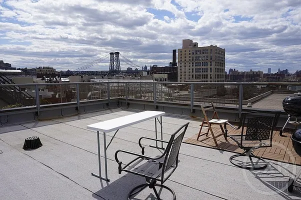 Rented by EXR | media 27