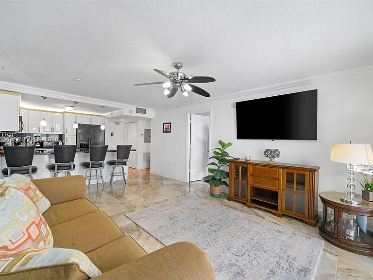401 Ocean Dr #509 — Photo 9
