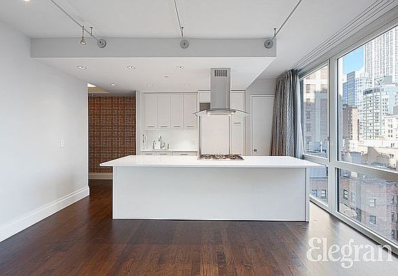 4th image of 39 E 29th St APT 18D