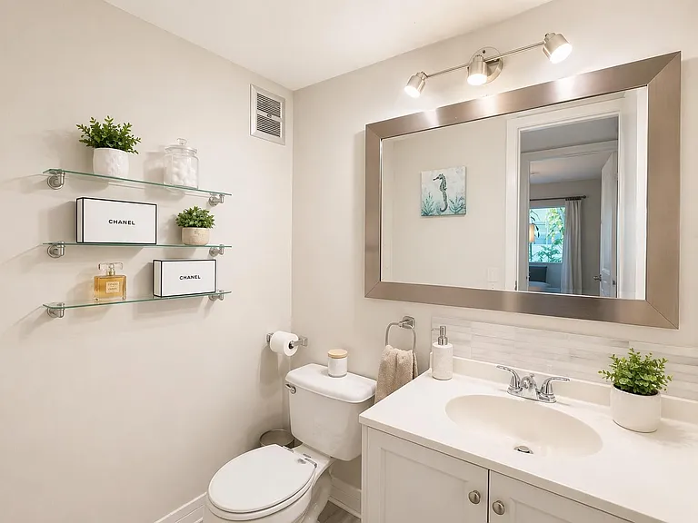 1 Canterbury Dr E #A — Photo 7