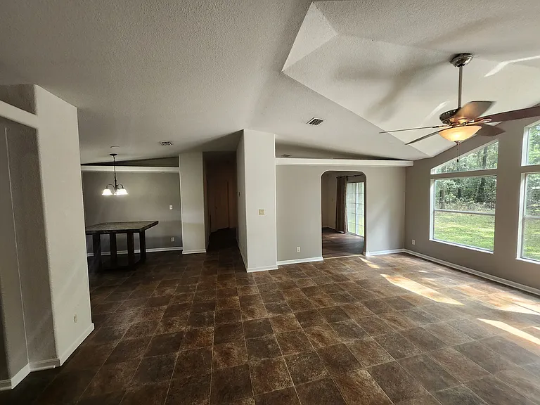 SW Buck Ct — Photo 7