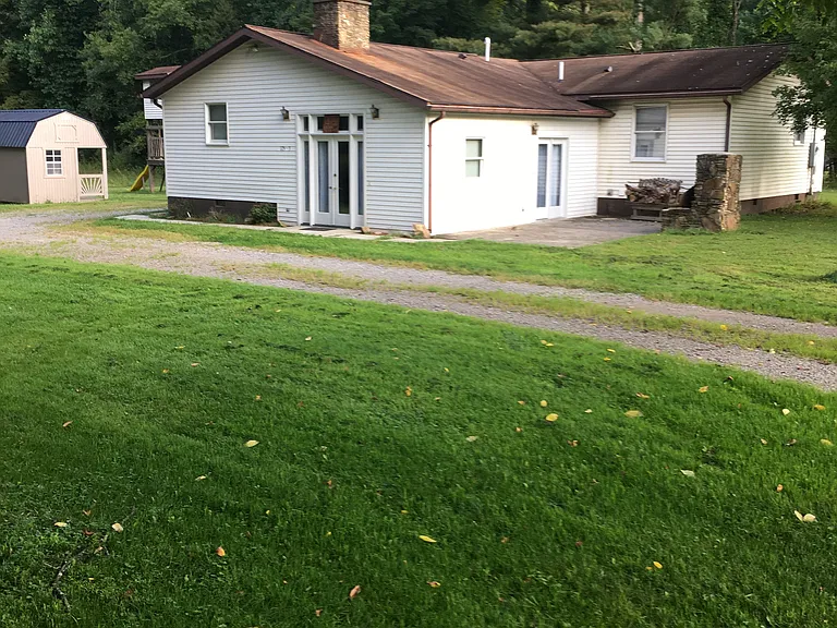 42 Eds Ln — Photo 9