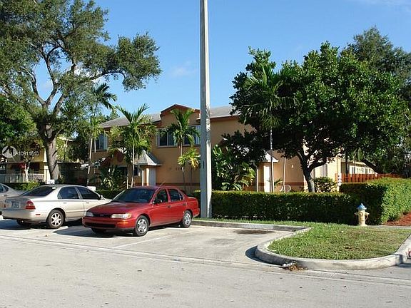 2nd image of 2261 NE 171st St #2