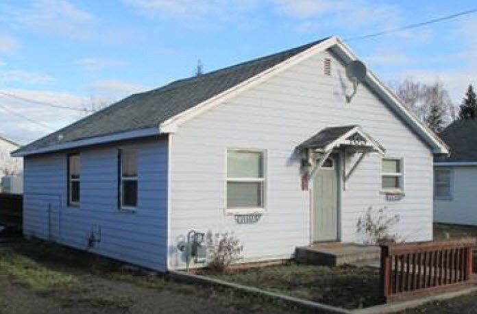 2nd image of 105 E Darland St
