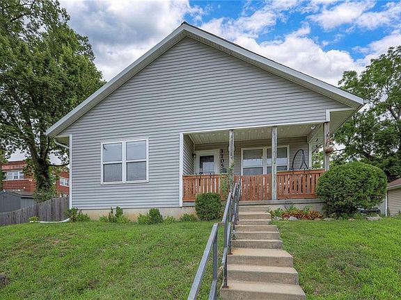 3rd image of 3705 Woodland Ave
