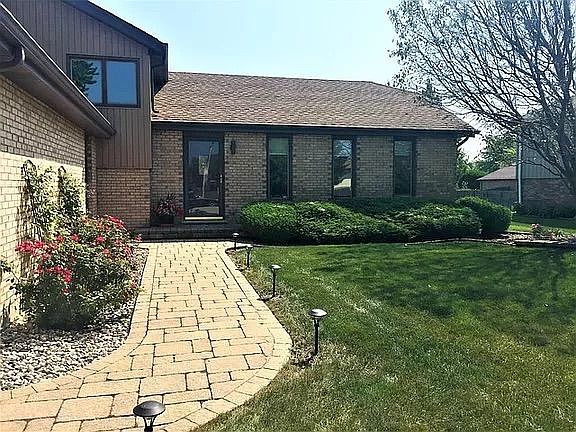 2nd image of 15335 Stradford Ln