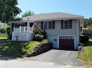 95 Grinnell Ave, Tiverton, RI 02878