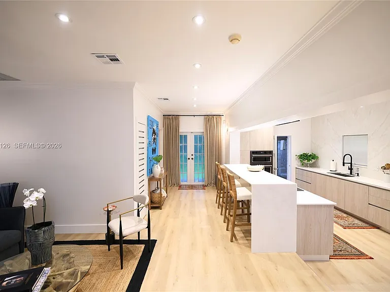 2338 SW 11th St — Photo 5