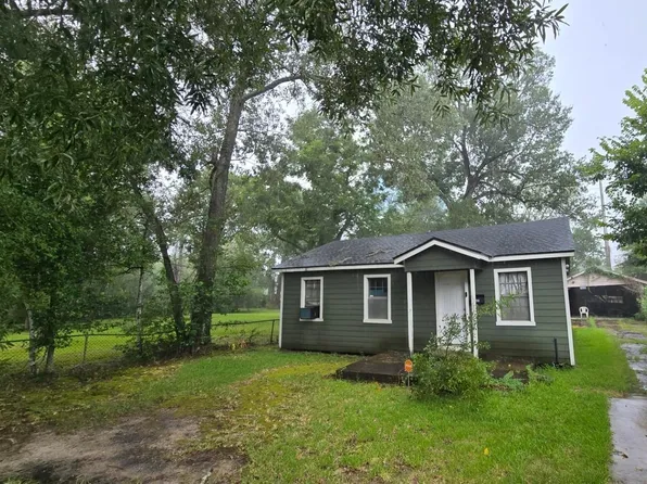 4745 Harding Dr, Beaumont, TX 77703