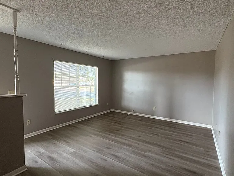 2292 Menomonee Ct — Photo 3