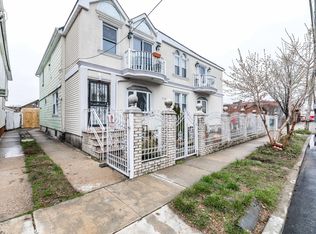 9430 199th St, Hollis, NY 11423