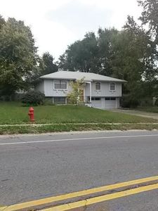 313 SW Moreland School Rd, Blue Springs, MO, 64014