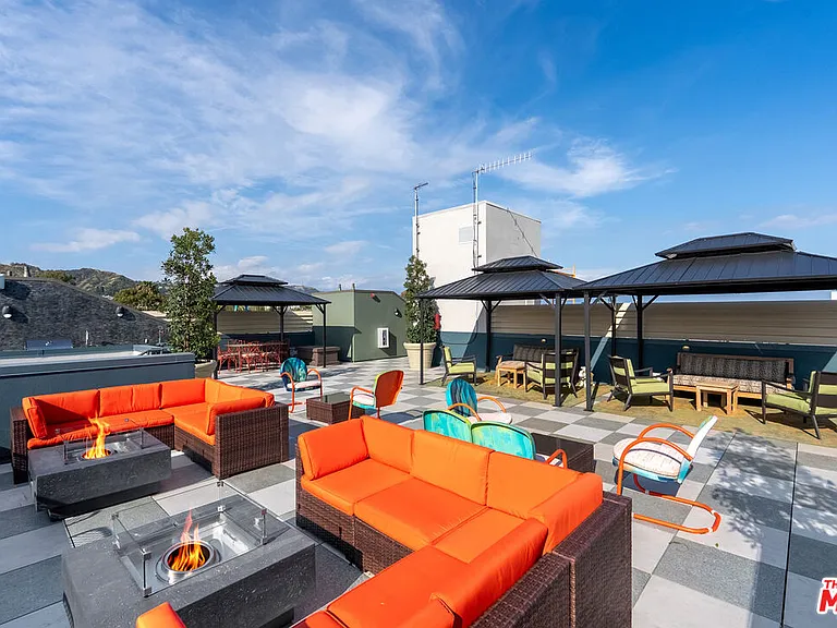 7428 Santa Monica Blvd #301 — Photo 30