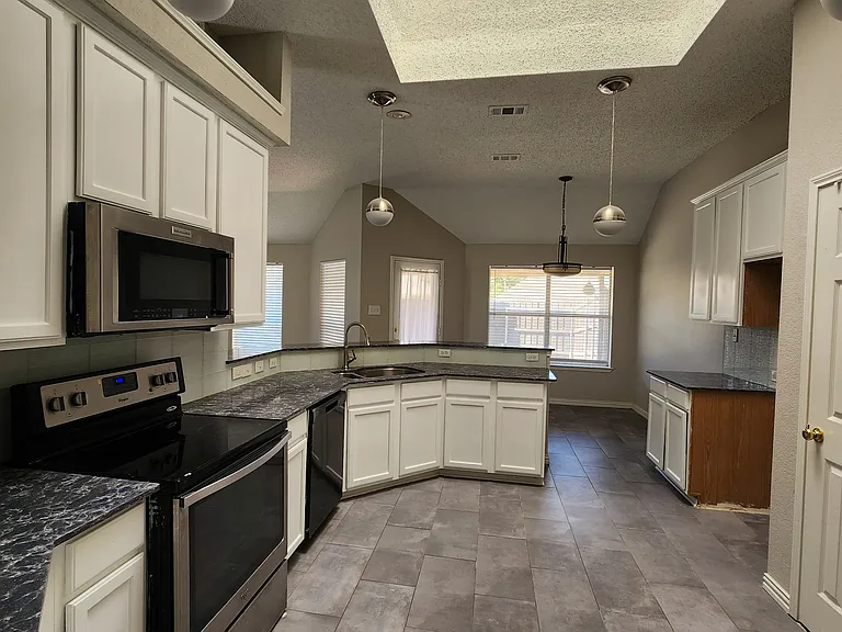 3408 Mosswood Dr — Photo 11