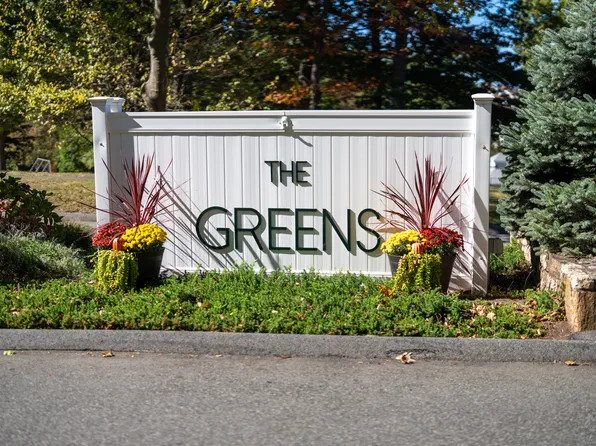 323 Walden Green Road #323, Branford, CT 06405
