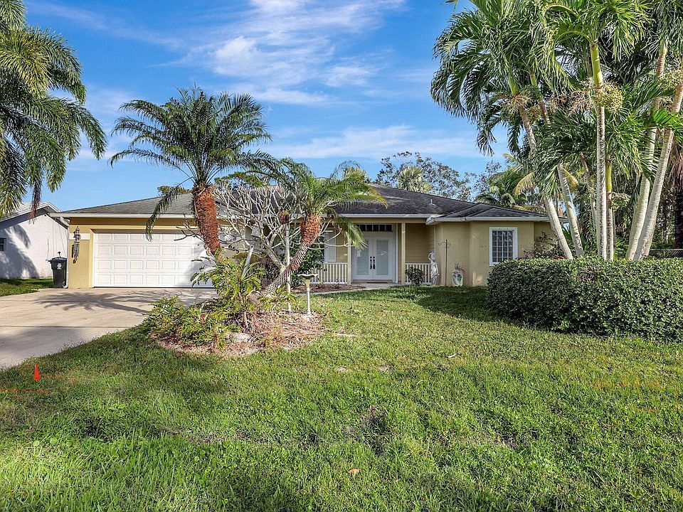 1st image of 665 SE Damask Avenue