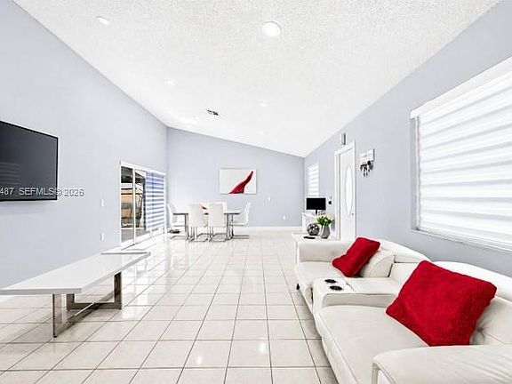 4th image of 25050 SW 129th Ct