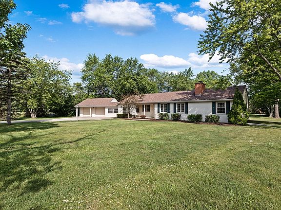 2nd image of 321 Crescent Knoll Dr