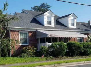 8606 Monmouth Ave, Margate, NJ 08402