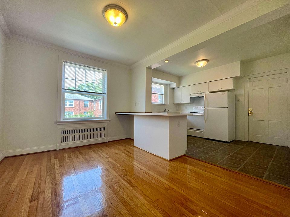 1st image of 803 Westwood Dr #1S
