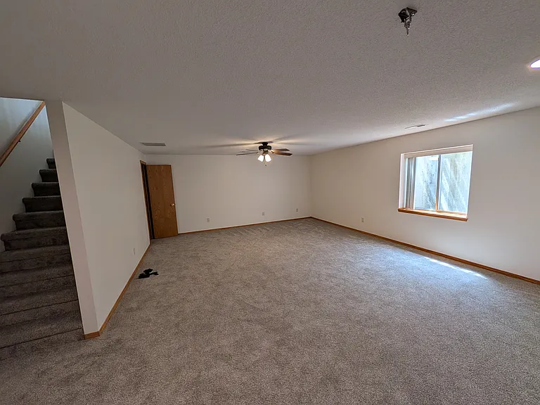 W Ryan Pl — Photo 14