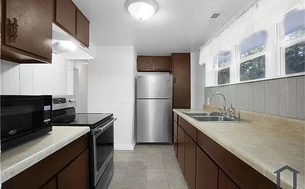 1096 Strickland Bridge Rd — Photo 18