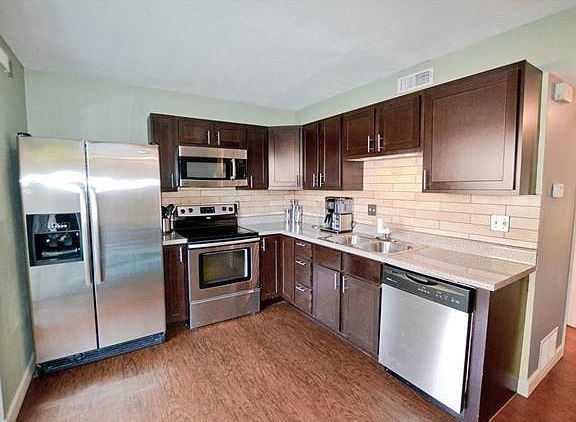 4th image of 1925 Mansard Dr