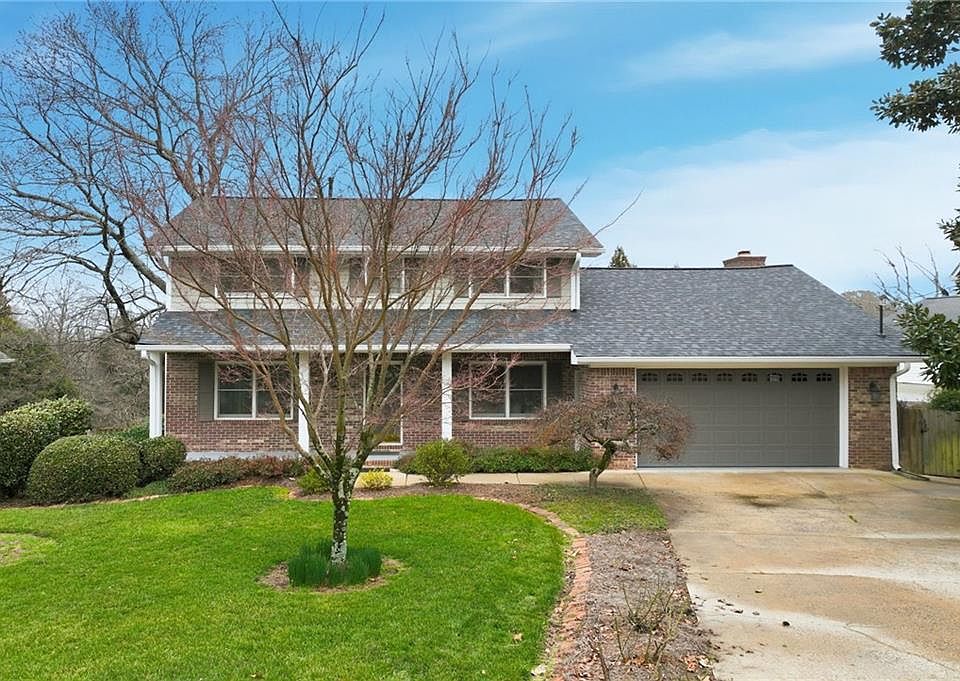 1st image of 1582 Riverside Dr