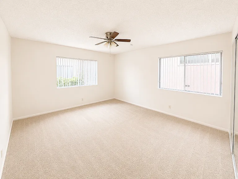 365 Cliff Dr #6 — Photo 3