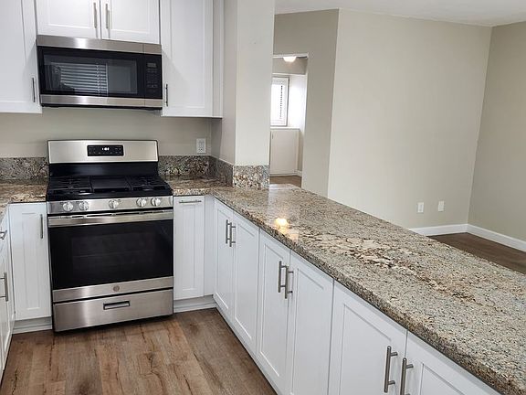 4th image of 4648 Narragansett Ave