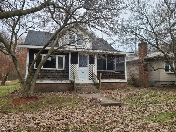 296 W Vermont Ave, Sebring, OH 44672