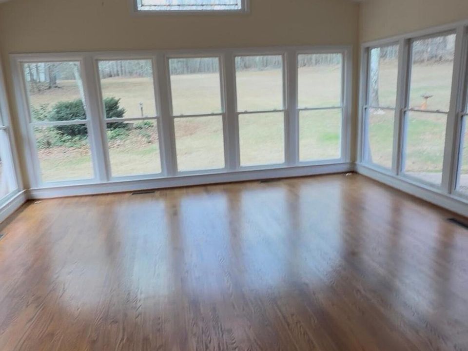 2nd image of 160 Red Fox Run