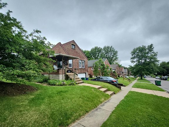 4th image of 9524 Roslan Pl