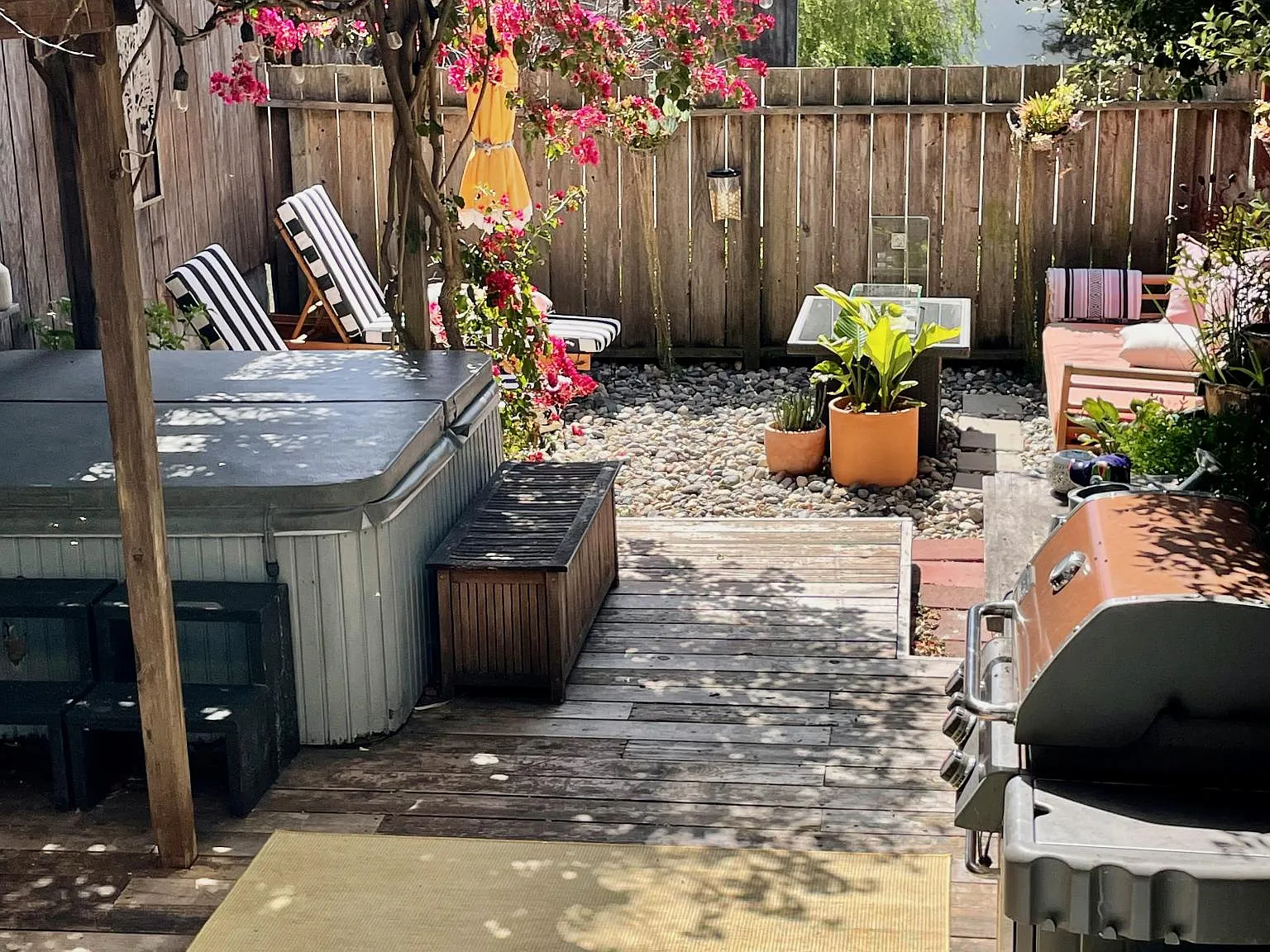 2425 Market St — Photo 1