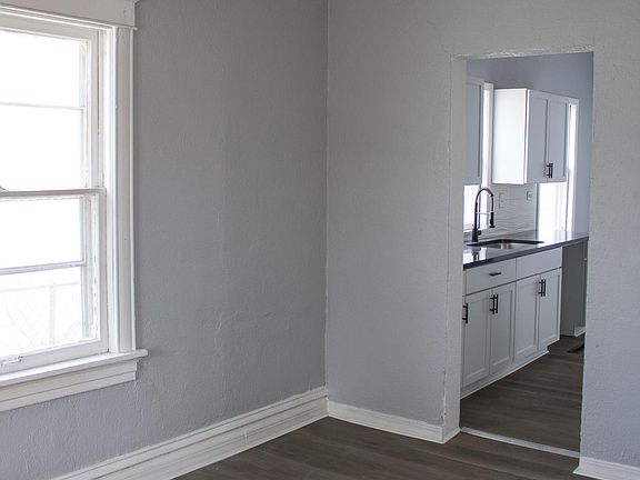 5th image of 4321 Flora Ave