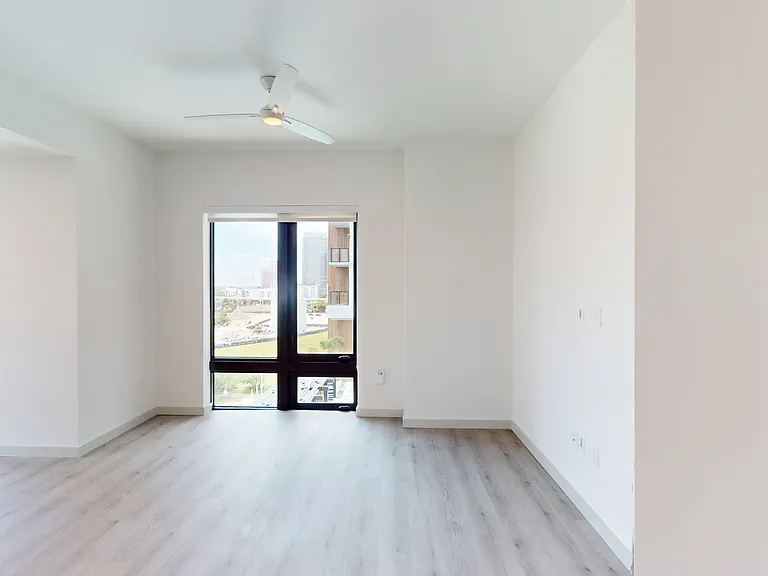 101 N Meridian — Photo 143