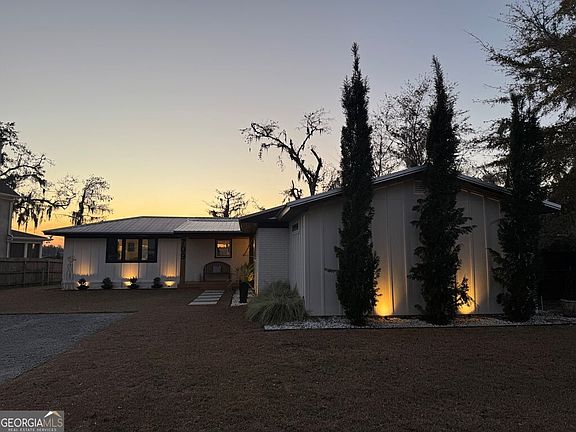 5th image of 709 Teresa Dr