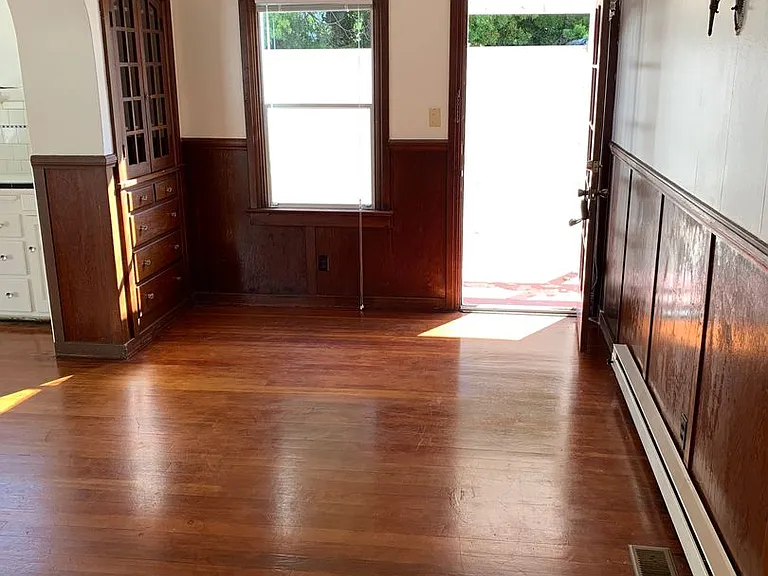 560 Jefferson St — Photo 4