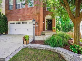 8011 Annette Dr, Lorton, VA 22079