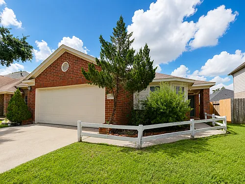 2314 Village Leaf Dr Photo 1