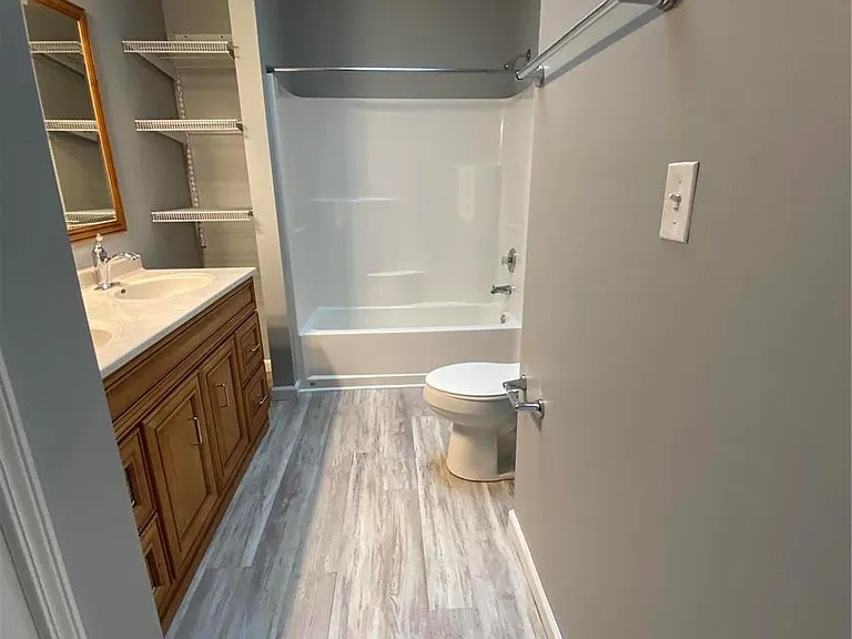 922 New Ballwin Rd — Photo 22